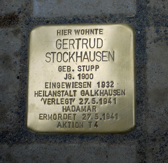 Historischer Ort: Stolperstein für Gertrud Stockhausen, Foto des Stolpersteines