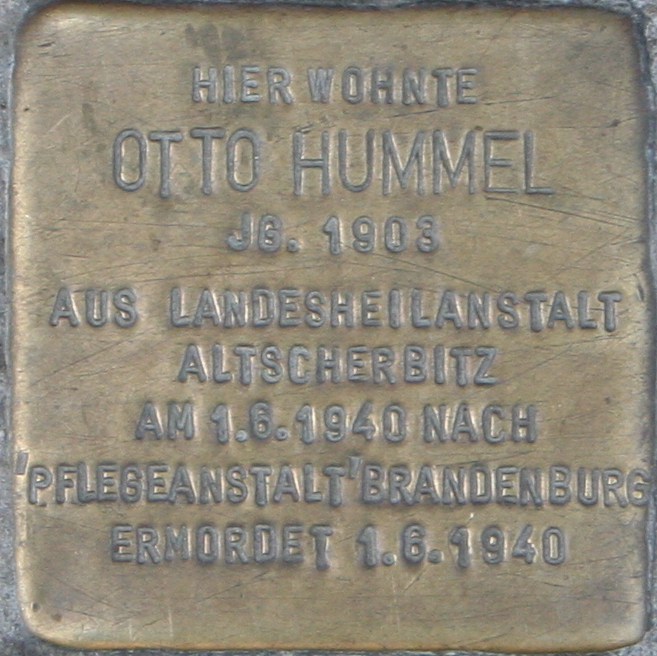 Historischer Ort: Stolperstein für Otto Hummel, Foto des Stolpersteines