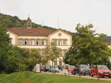 Historischer Ort: Pfalzklinikum Klingenmünster, Ansicht des Hauptgebäudes