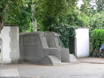 Historische Orte: Denkmal der Grauen Busse, Weissenau